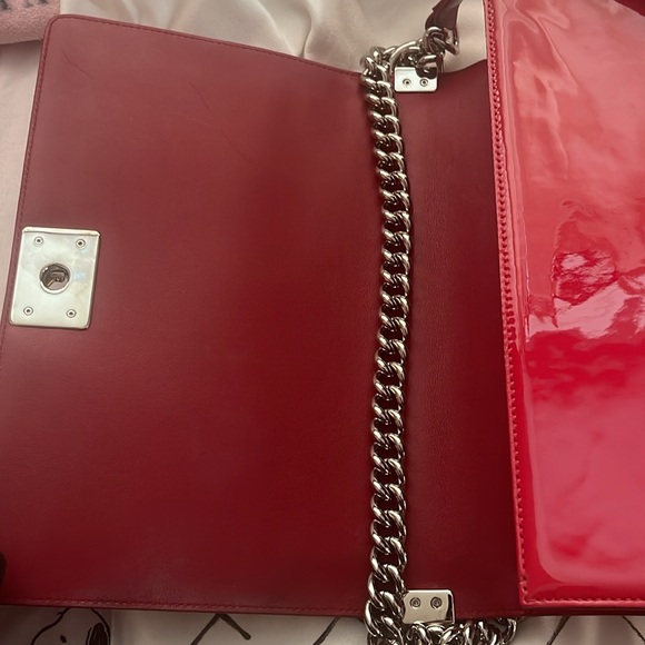 Chanel patent in excellent condition. Clean and in amazing condition. - Picture 11 of 16